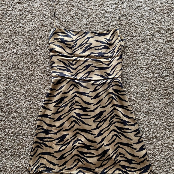 NWOT Reformation Kosta dress XS / 0 100% silk - Picture 3 of 5
